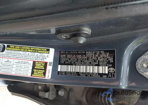 2016 Toyota Corolla Le z USA, uszkodzony, nr VIN 2T1BURHE2GC675737